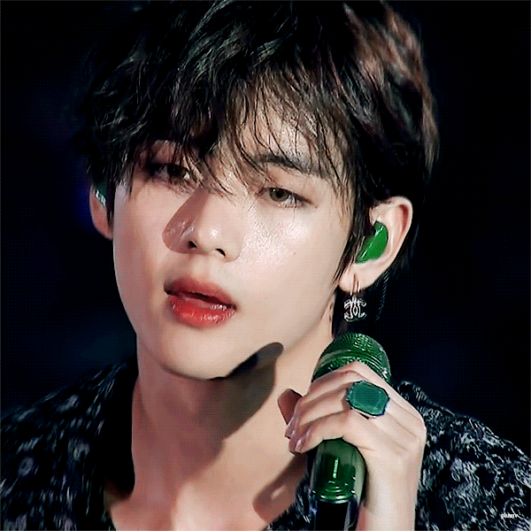 What netizens say about BTS V's facial expressions