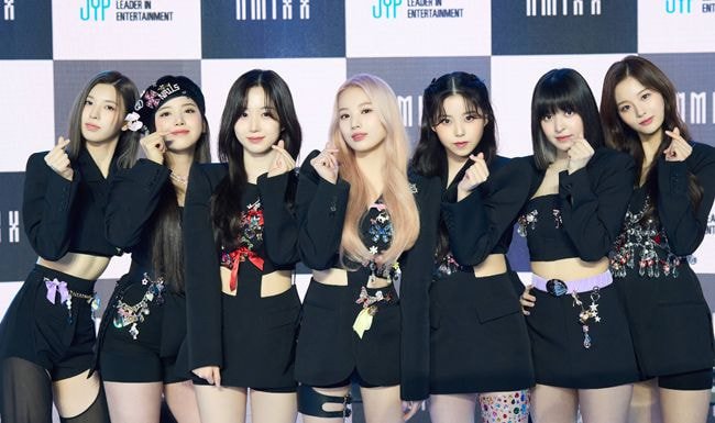 Netizens talk about NMIXX's press conference pictures