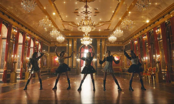 Netizens are going crazy over Red Velvet 'Feel My Rhythm' performance video