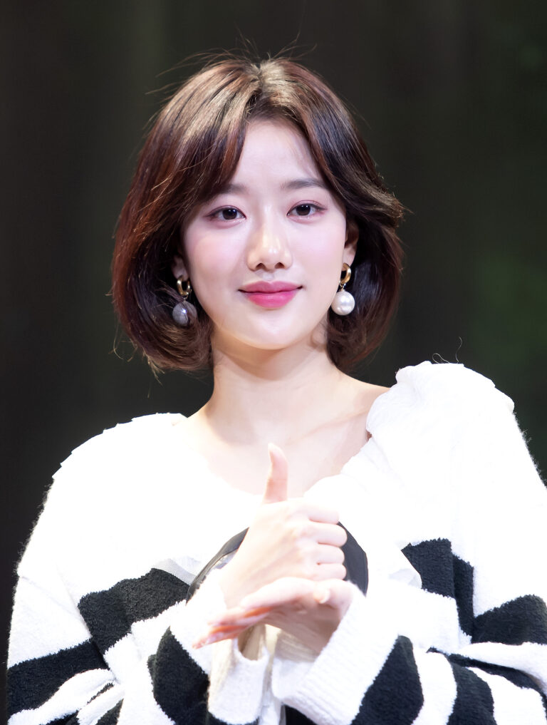Netizens talk about April Lee Naeun preparing to become an actress