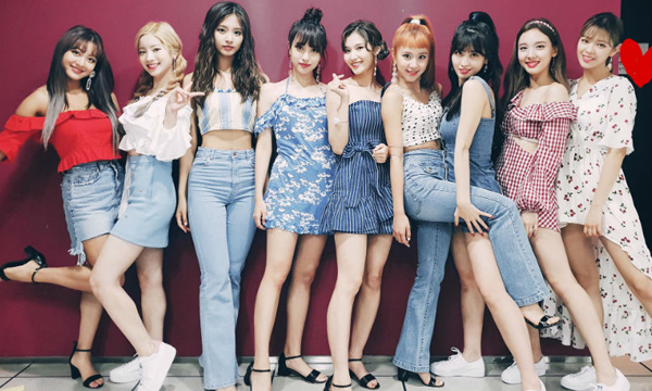 Except for BTS and BLACKPINK, who are the popular idols in the US?