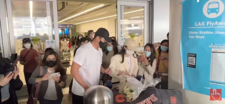 Son Ye Jin and Hyun Bin's foreign fans appeared at the airport after they just landed in LA