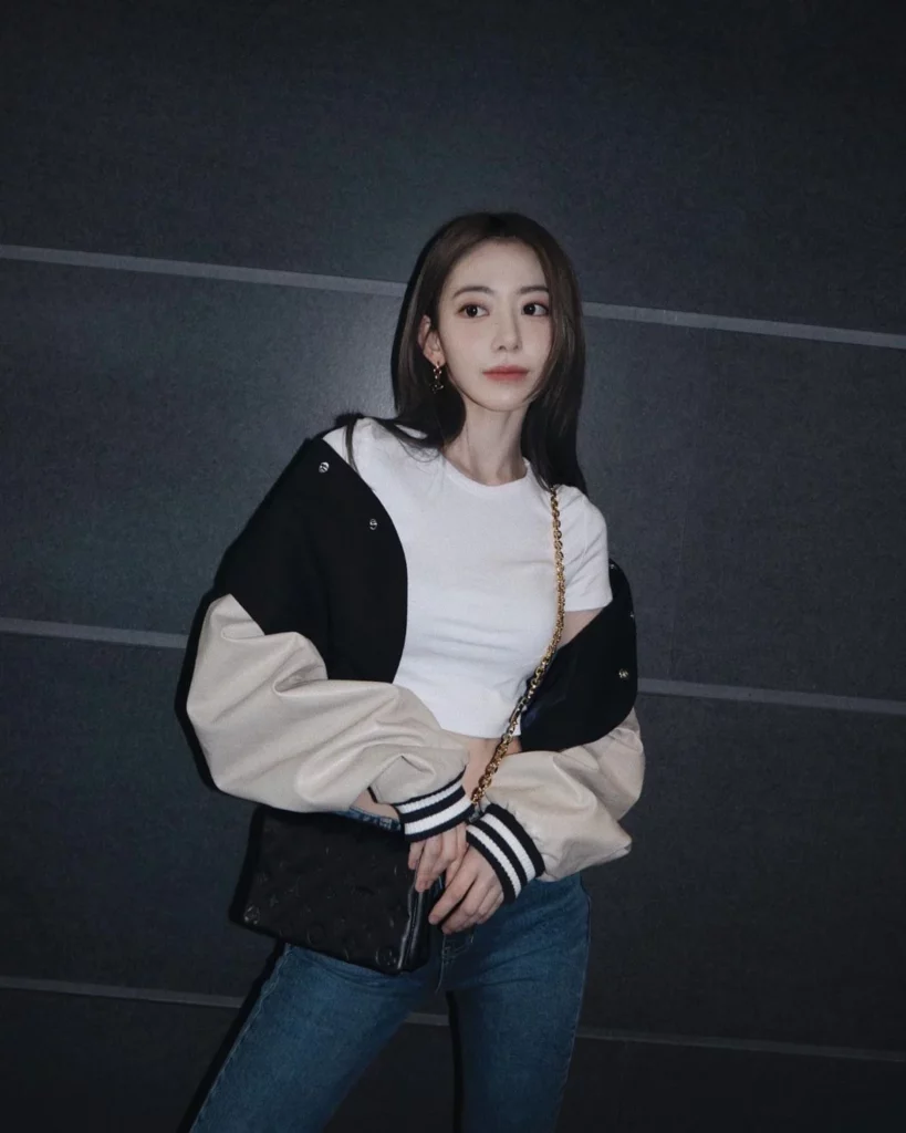 Netizens are divided over Sakura getting an advertising contract