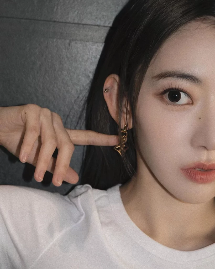 Netizens are divided over Sakura getting an advertising contract
