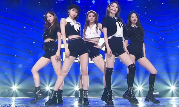 Netizens react after watching LE SSERAFIM 'FEARLESS' 5 members version on Inkigayo today