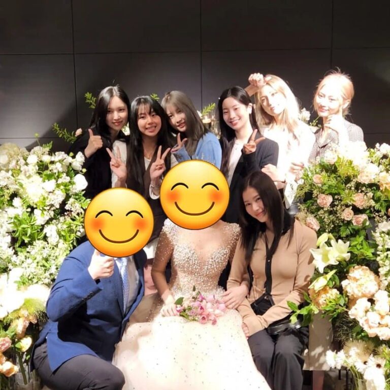 Jeon Somi and TWICE at the wedding of JYP staff a few days ago