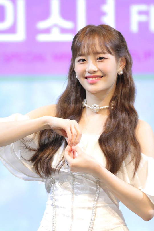 LOONA's Chuu is leaving Blockberry Creative and signing with BY4M Studio