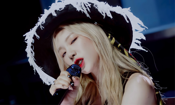 Netizens are going crazy over TAEYEON 'Toddler' Live Clip