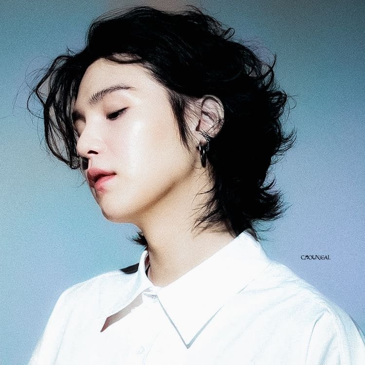 BTS Suga drives netizens crazy with his long hair – Pannkpop