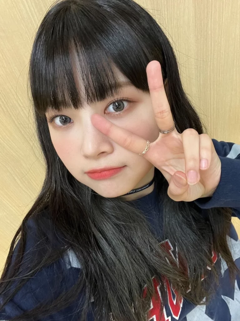 Netizens are shocked by LE SSERAFIM Eunchae who cut her bangs today