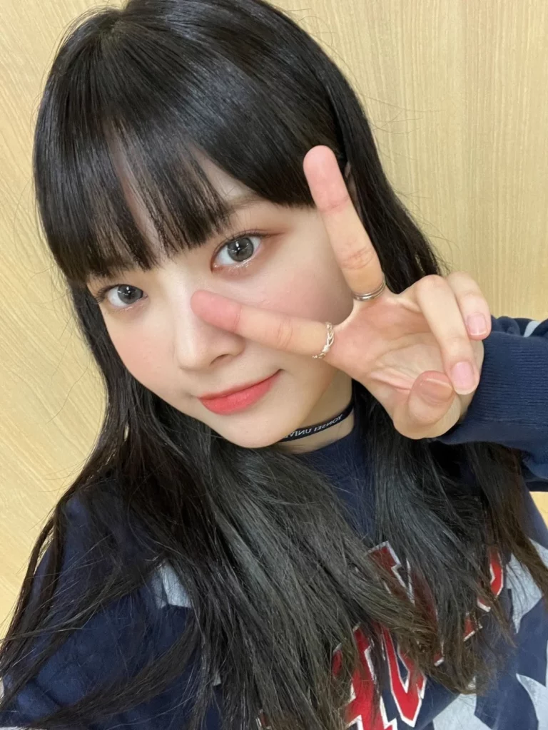 Netizens are shocked by LE SSERAFIM Eunchae who cut her bangs today ...