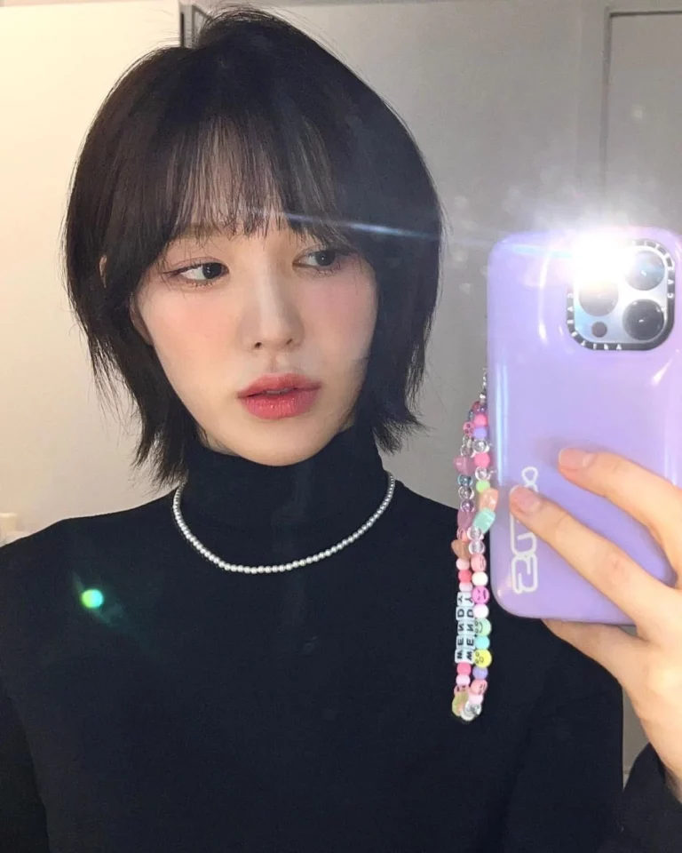 Red Velvet Wendy shocks netizens after cutting her hair short