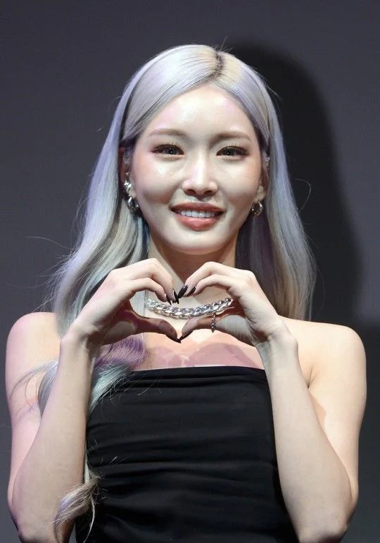 Netizens support Chungha's decision to leave MNH Entertainment