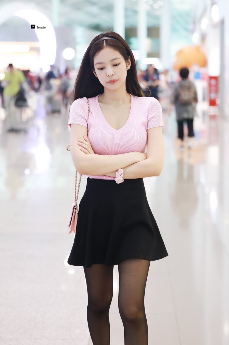 "By my standards, this airport fashion of BLACKPINK Jennie is the best"