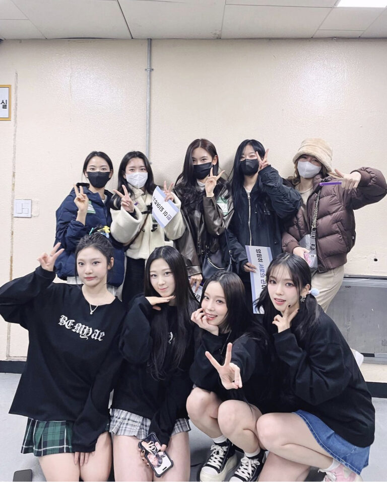 "Karina must be clapping her hands" Netizens react to former SM trainees taking a picture with Aespa