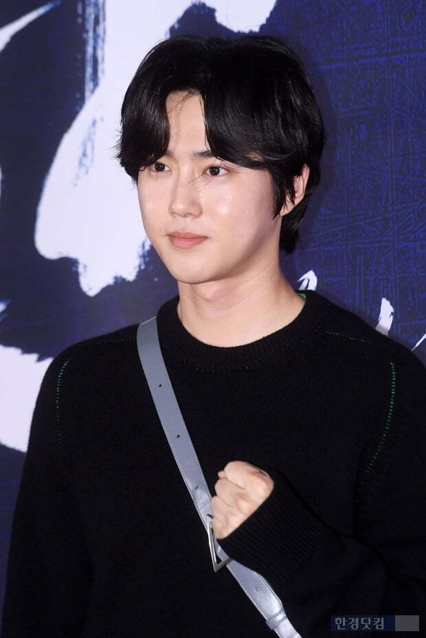 SM denies rumors that EXO's Suho didn't return 300 pairs of shoes borrowed from a stylist