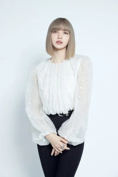 What netizens say about BLACKPINK Lisa purchasing a luxurious urban villa in Seongbuk-dong