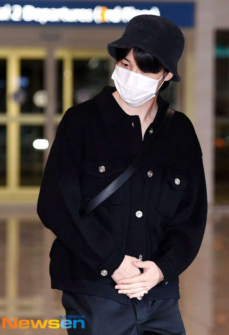 BTS Jimin's departure pictures in all black in real time