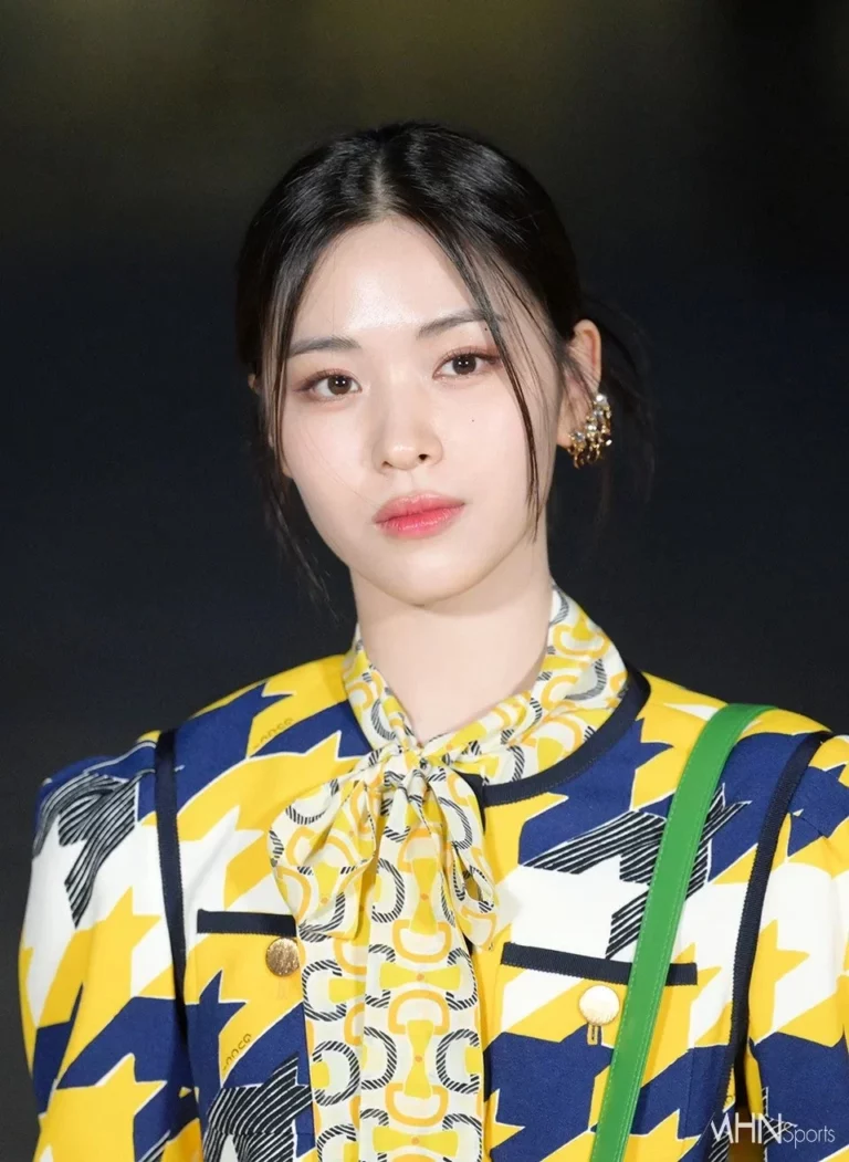 Among the female idols attending the Gucci show, these two seem to get good responses