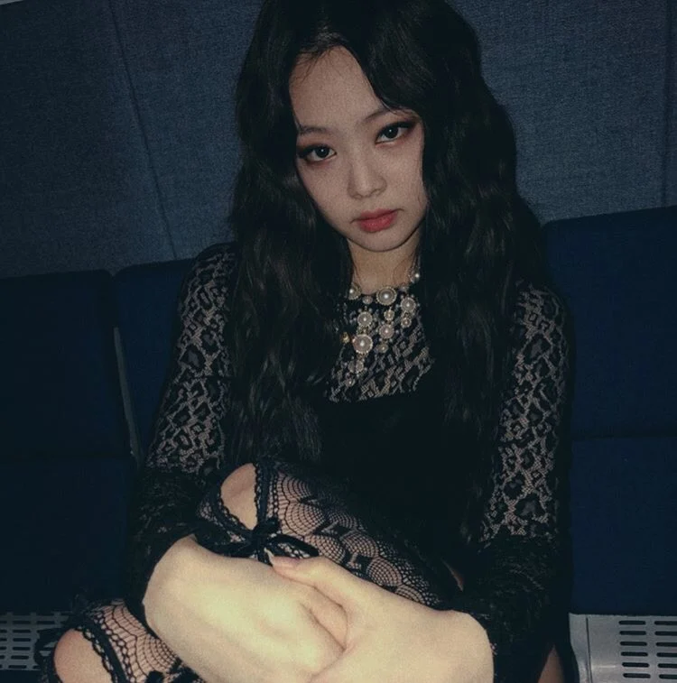 Fans are disappointed with BLACKPINK Jennie’s makeup at Cannes and look ...