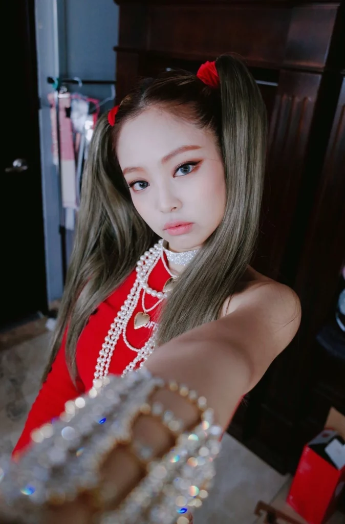 Fans are disappointed with BLACKPINK Jennie’s makeup at Cannes and look ...