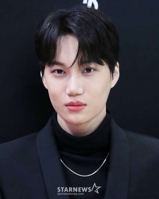 SM is lying that Kai's unexpected enlistment is due to recent changes in the law regarding military service?