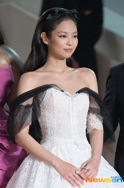 Jennie shows three completely different styles at Cannes Film Festival ...