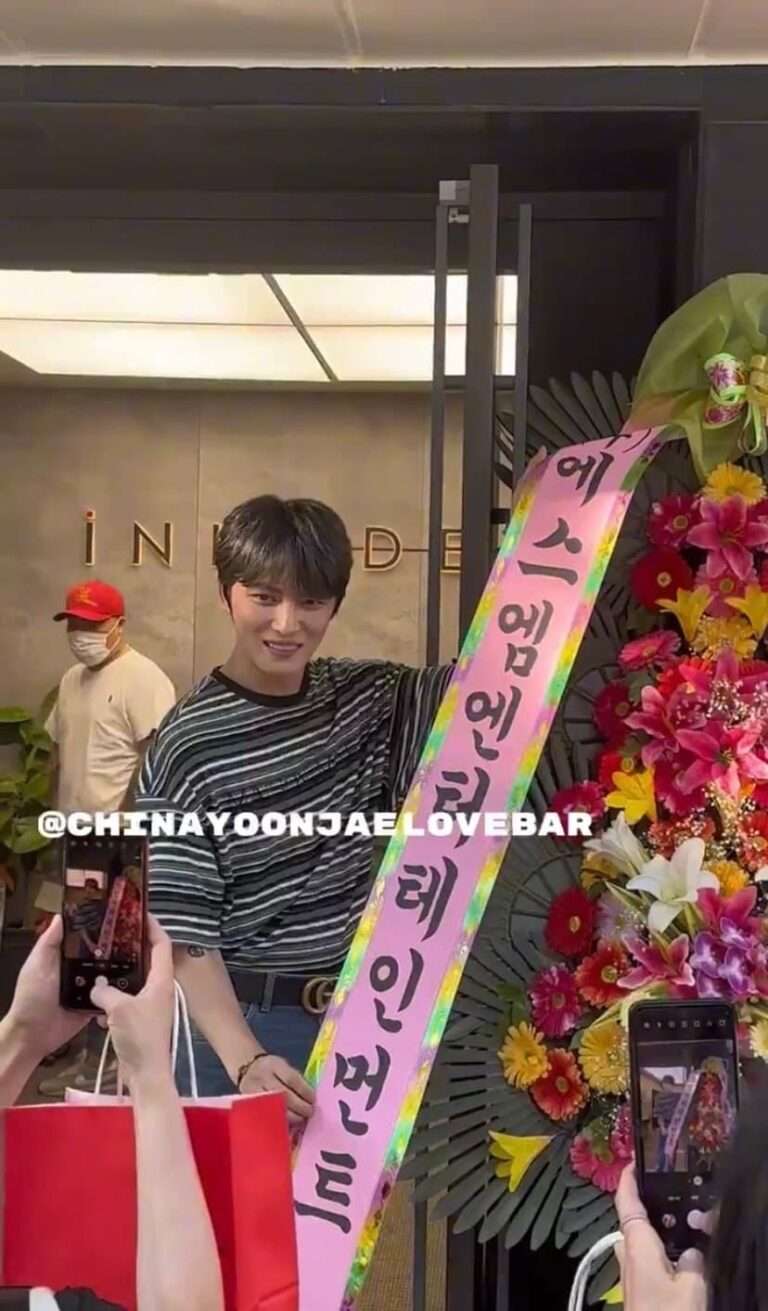 SM Entertainment sends flowers to Kim Jaejoong's new company opening ceremony