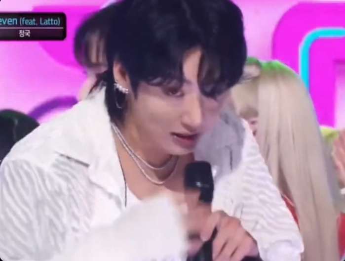 Netizens are shocked by Jungkook's encore stage on Inkigayo today