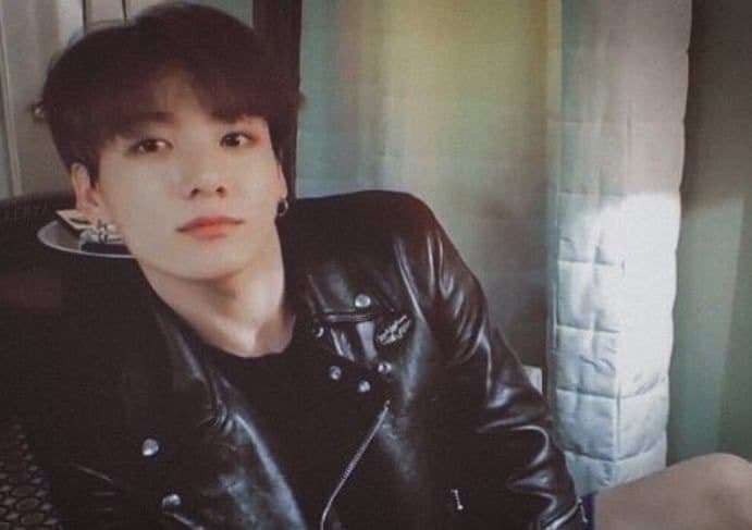 BTS Jungkook's boyfriend pictures that once went viral on overseas famous communities