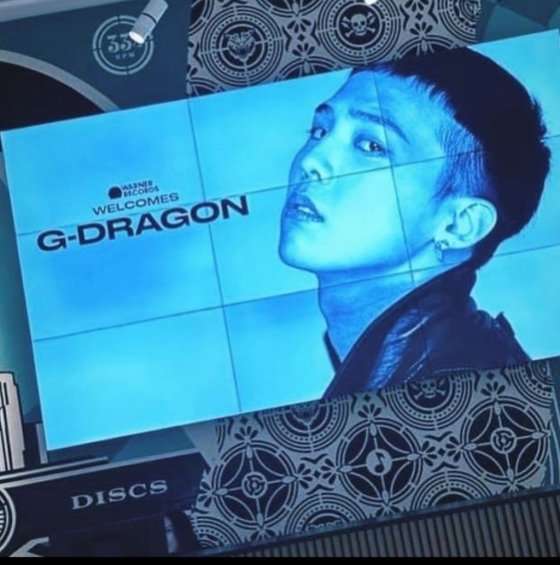 G-Dragon officially left YG and joined Warner Music
