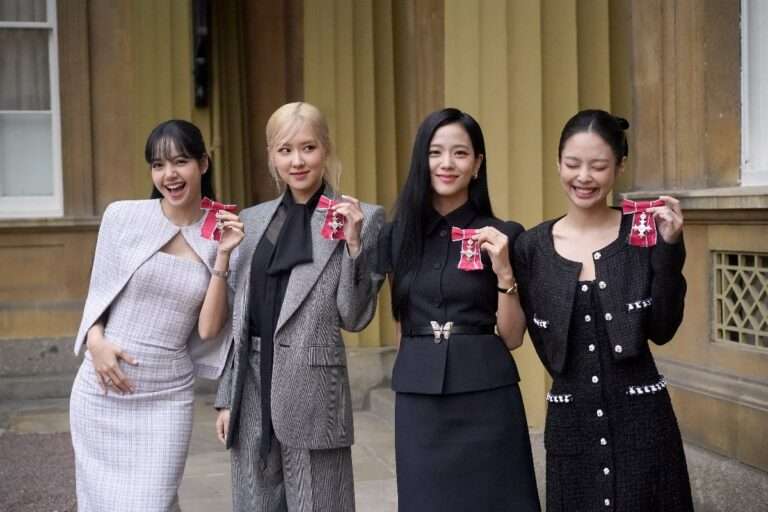 BLACKPINK attended the state banquet at Britain's invitation, then changed clothes and met Charles III