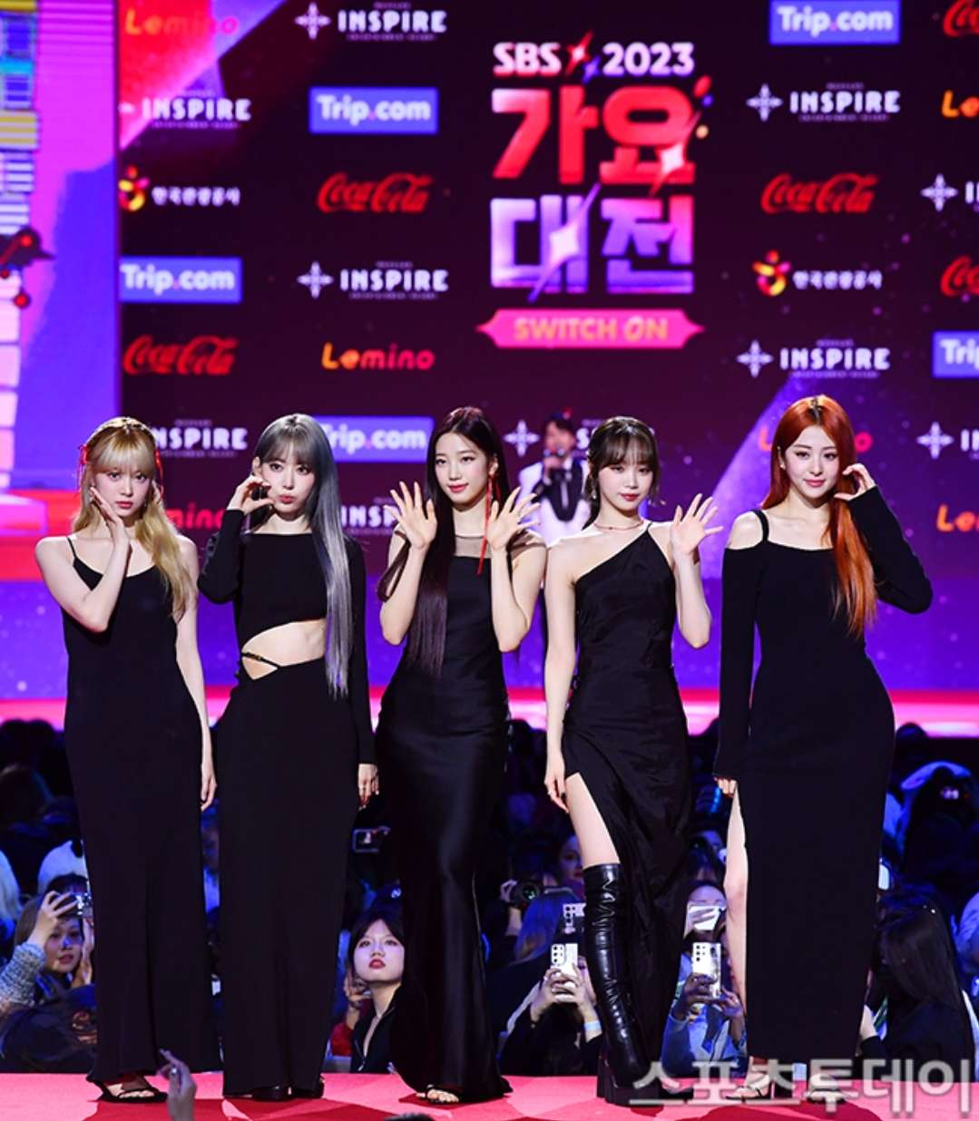 LE SSERAFIM on the 2023 SBS Gayo Daejeon red carpet – Pannkpop