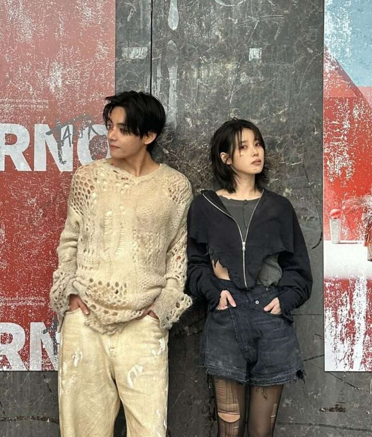 IU's Instagram photo update (with BTS V)