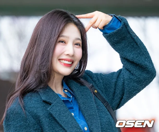 Netizens don't recognize Red Velvet Joy in her latest photos on Valentine's Day