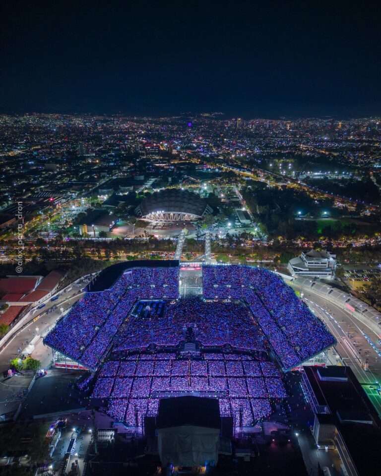 Netizens were shocked by TWICE's Mexico stadium concert