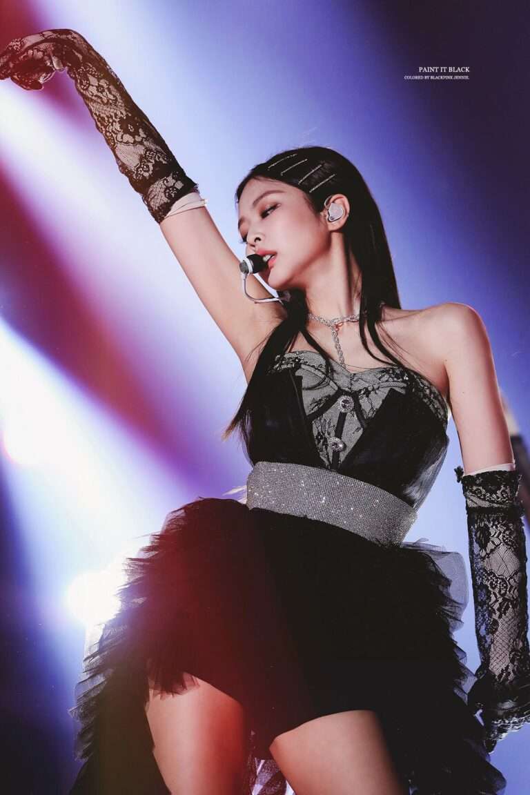 With Solo reaching 1 billion views on YouTube, Jennie has left no record unbroken with her debut song alone