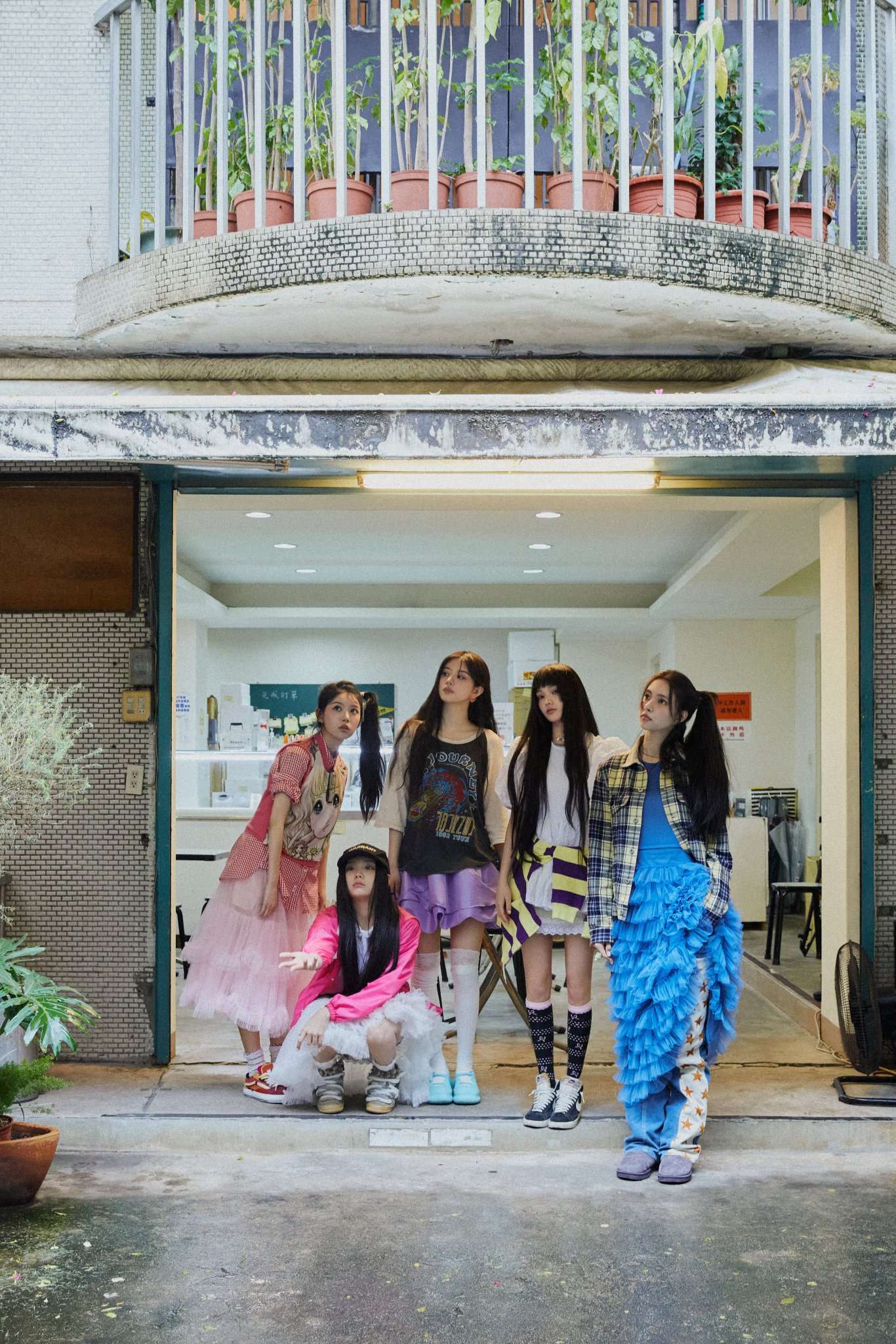 Korean Netizens React To Hybes New Girl Group Illit Debut Teaser Photos Pannkpop