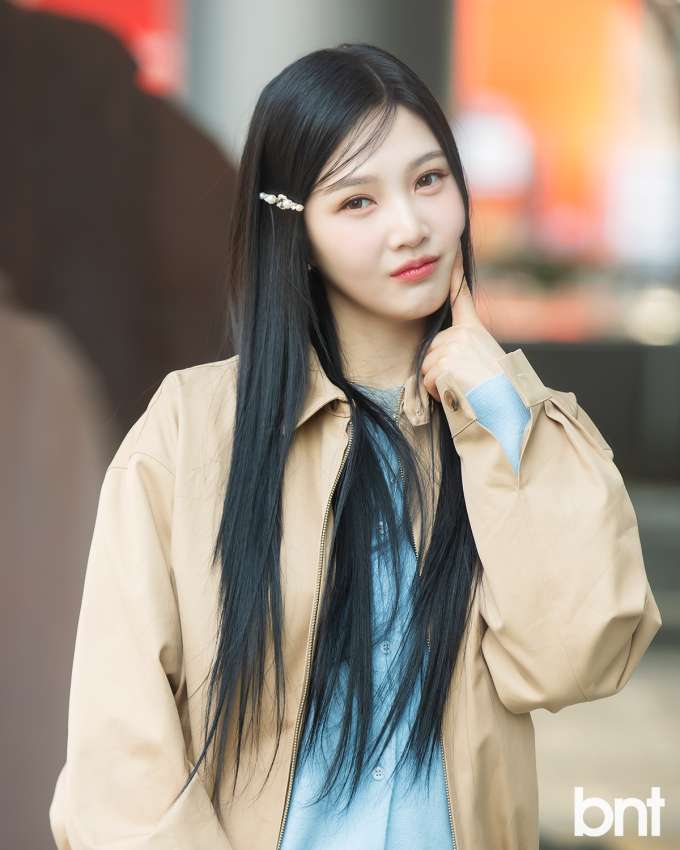 Red Velvet Joy's journalist pictures on her way to work in Mok-dong today