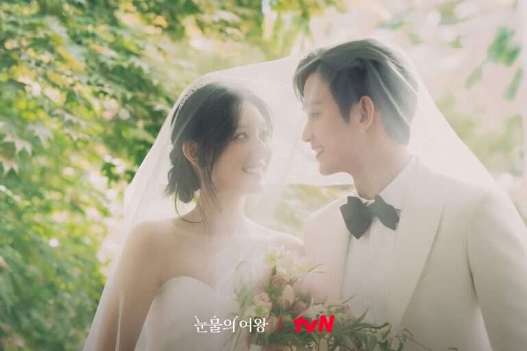 Kim Soo Hyun and Kim Ji Won's wedding photos