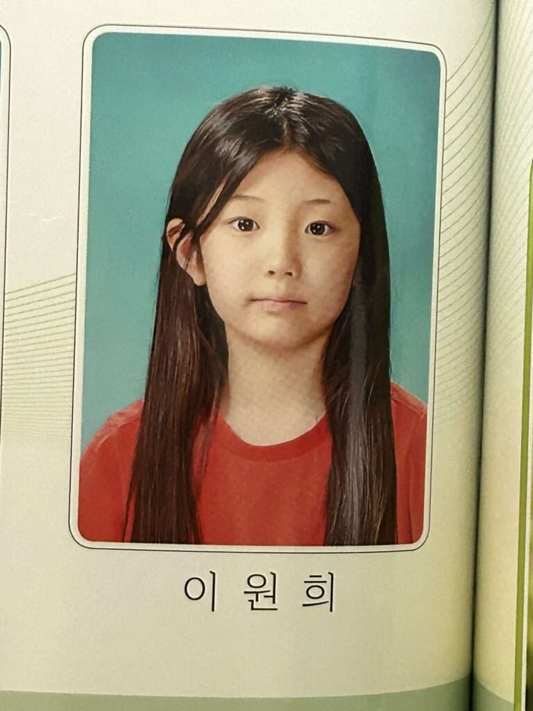 ILLIT Wonhee's elementary school graduation photos are going viral