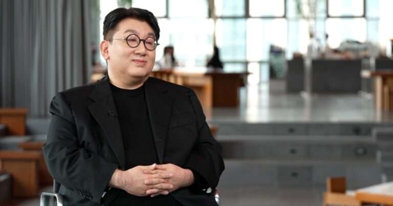 K-netizens accuse Bang Si Hyuk of lying in the past