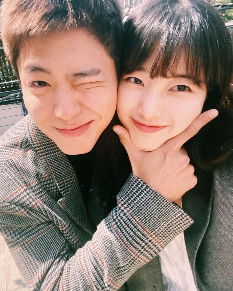 Suzy posted photos of herself with Park Bo Gum on Instagram attracting reactions