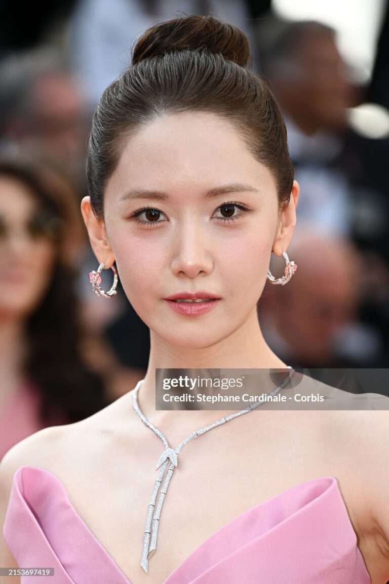 Netizens are disappointed with Yoona's hairstyle and outfit on the Cannes Film Festival red carpet