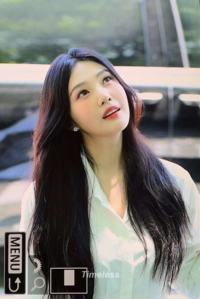 Red Velvet Joy's face yesterday (compared to the controversial teaser photo)