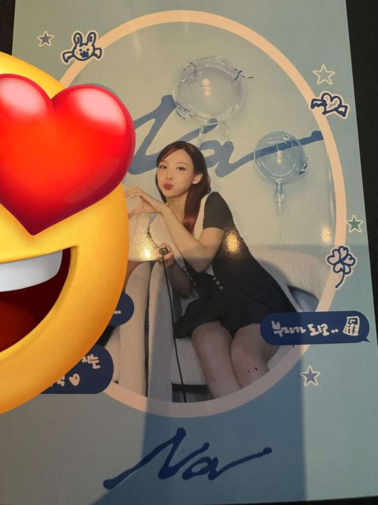 TWICE Nayeon was praised for holding a special photo booth event with fans at her solo comeback showcase
