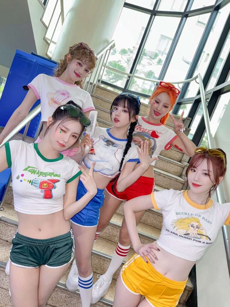 (G)I-DLE was criticized for wearing too short dolphin pants on stage today