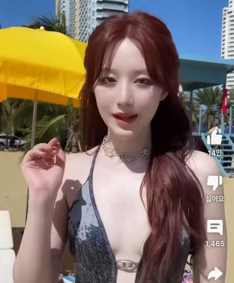 K-netizens discuss (G)I-DLE Shuhua's outfit being too revealing